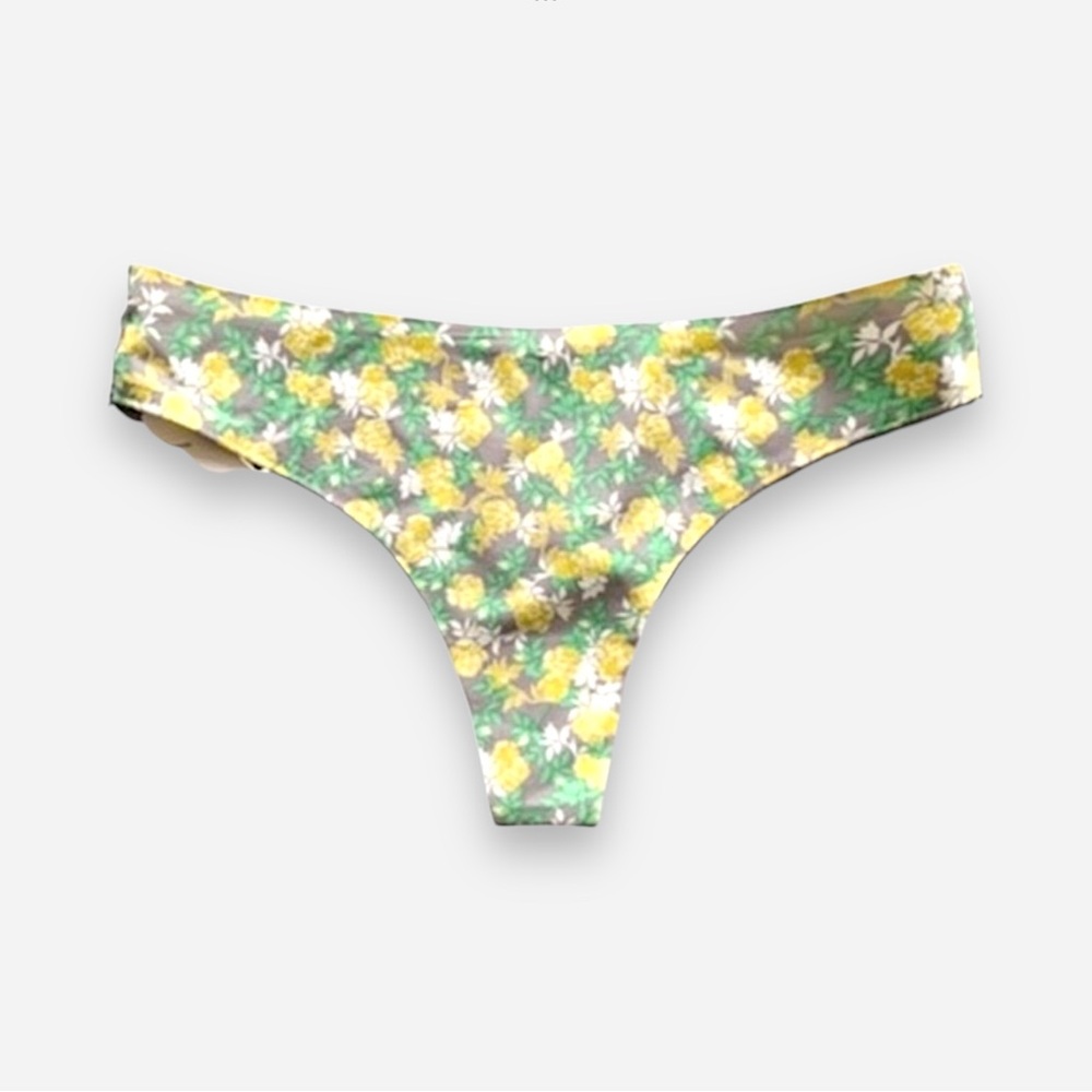 🌸New🌸 Medium Urban Outfitters cheeky panty NWT